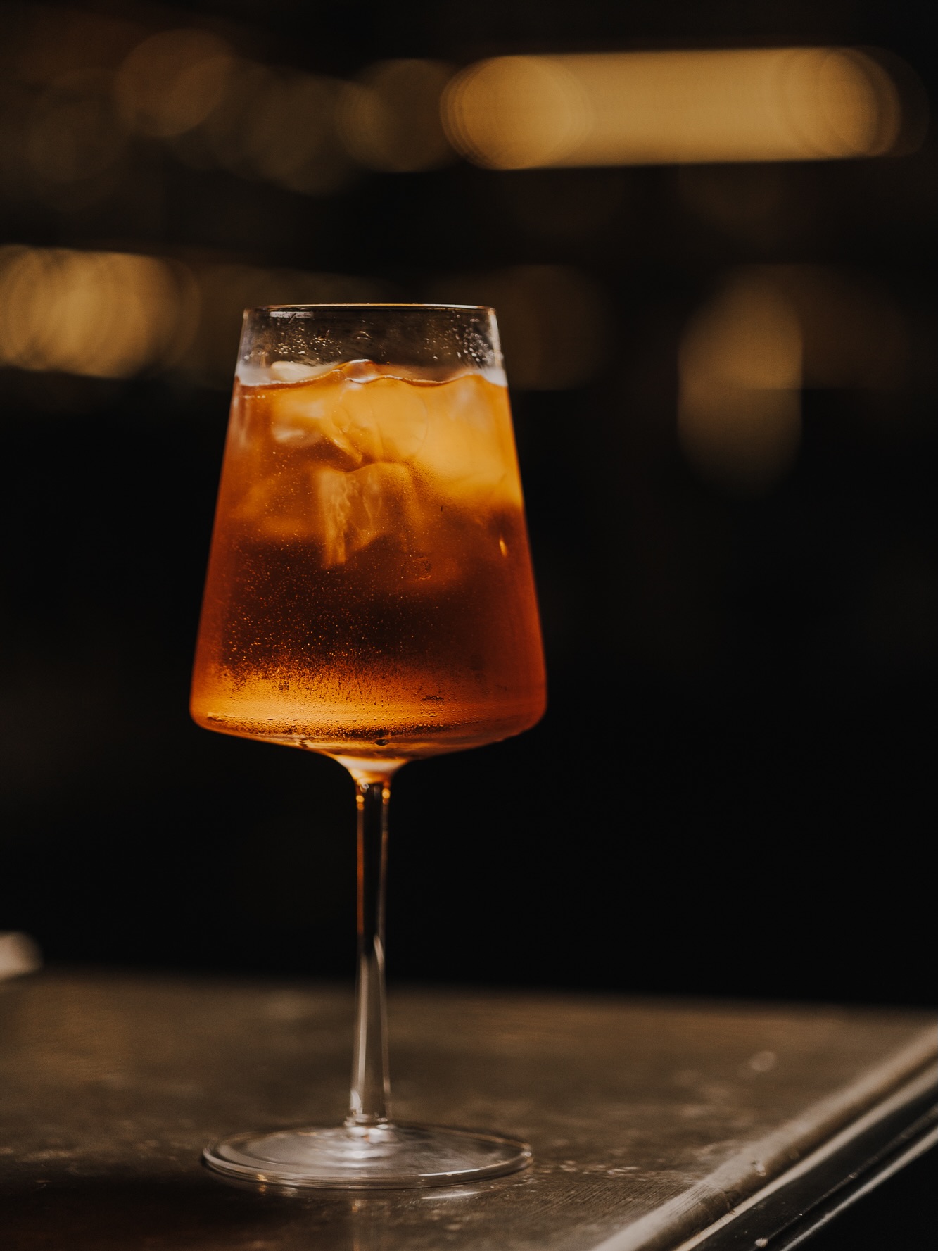 AMAIA Lounge food and drink